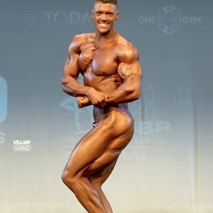 BODY BUILDING TRUNKS IN WHITE/SILVER FABRICS